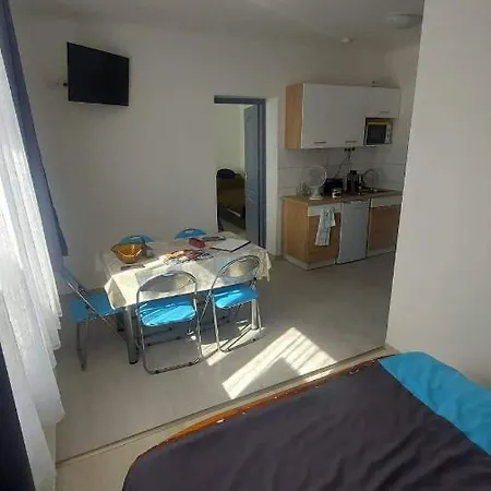 Kiss-szollosi Vendeghaz Ii Lola Apartment